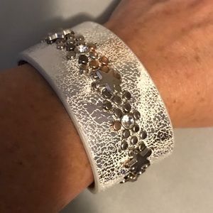 Closeout ▪️Artisan Made Silver inlay Leather Cuff